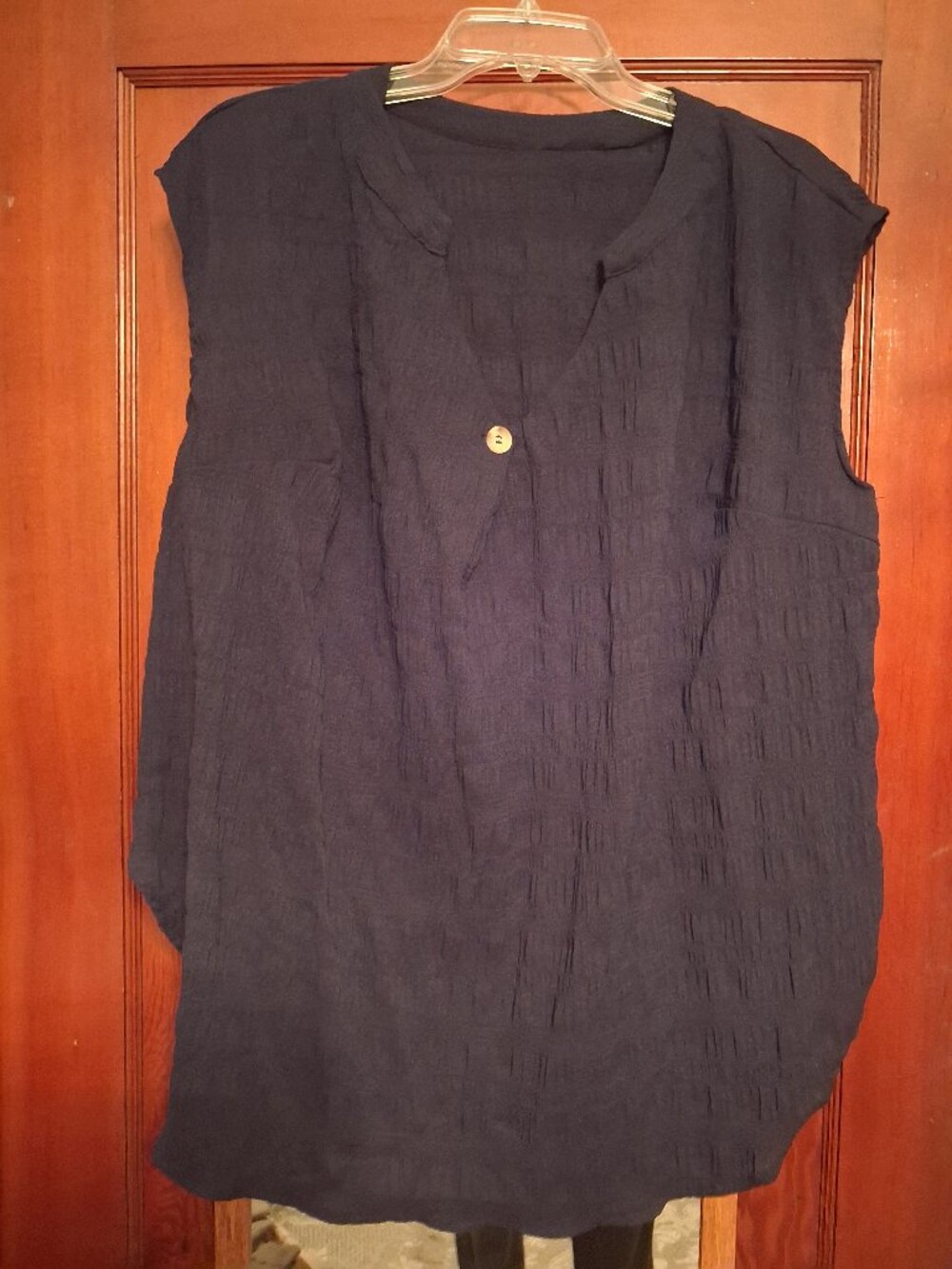 Navy blue crinkle textured sleeveless Vneck Blouse